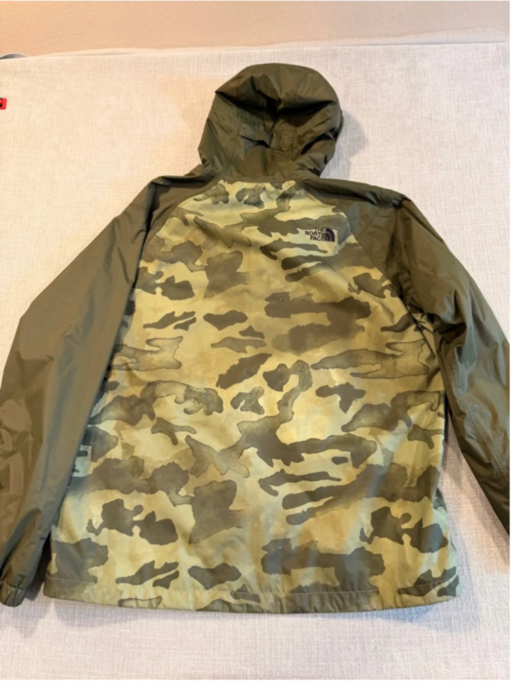 The north face boreal rain jacket Forest night green camouflage men’s size XL